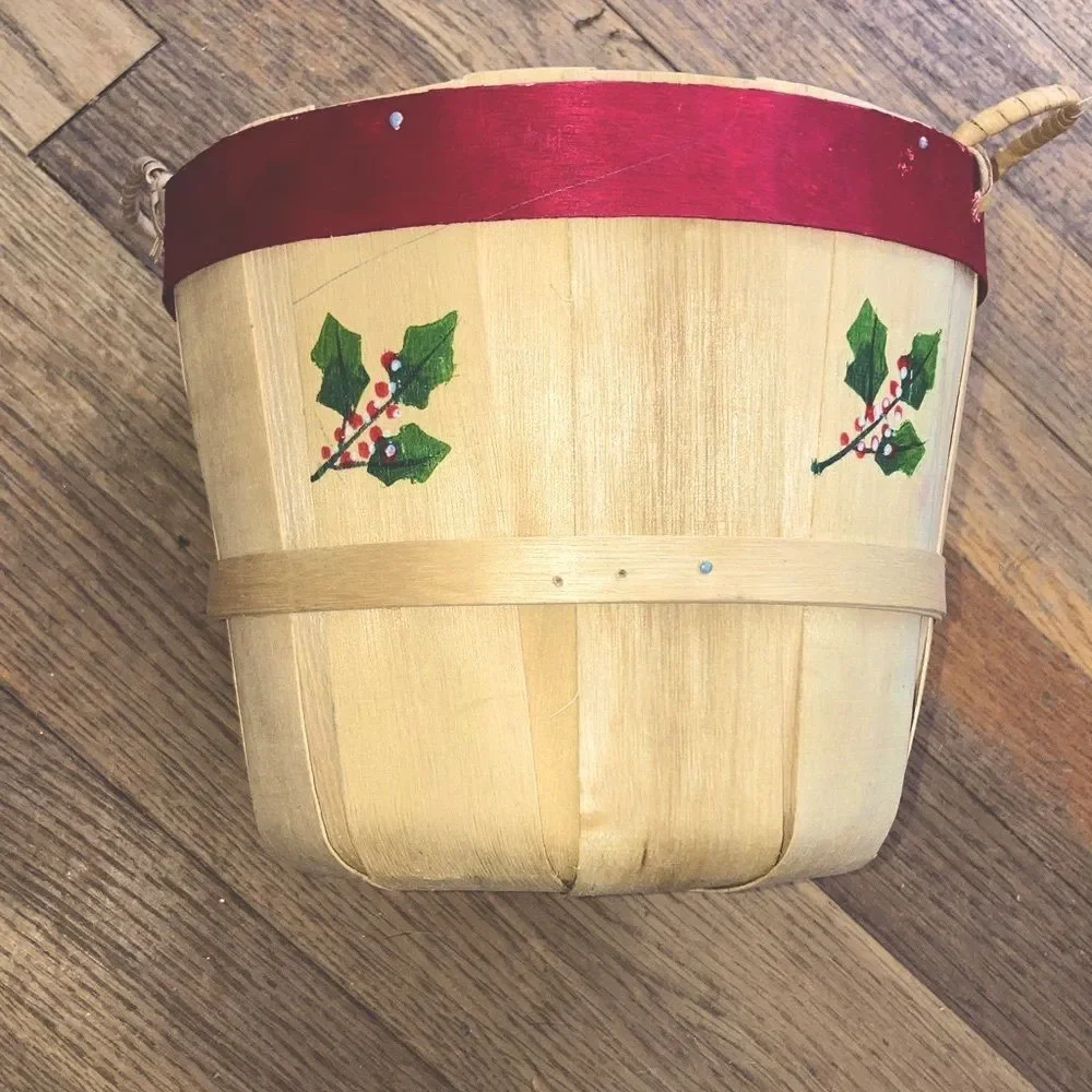 BUSHEL BASKET Small Apple Basket with Handles Holiday Holly